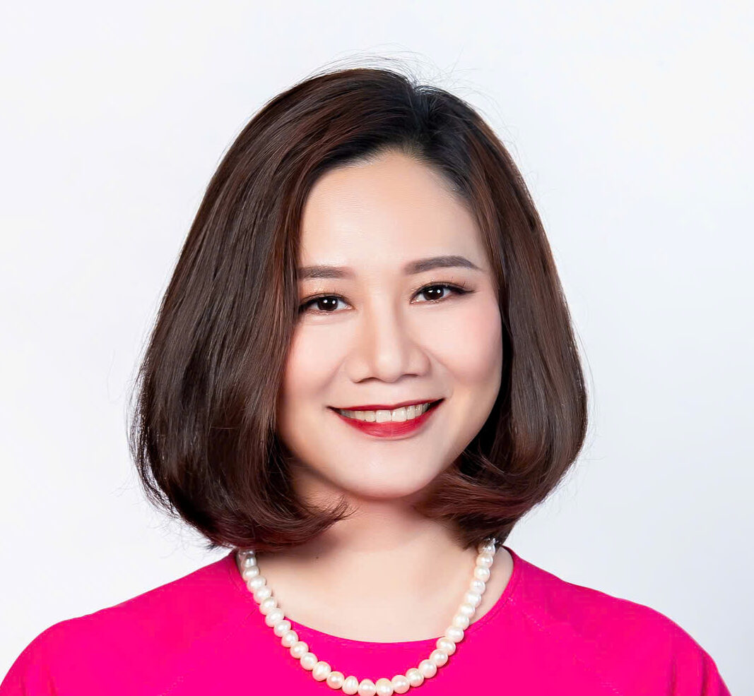 Nguyen Huong Quynh Hawee E1784001074581 - Uob Women In Business Vietnam: Ai Showcase Day