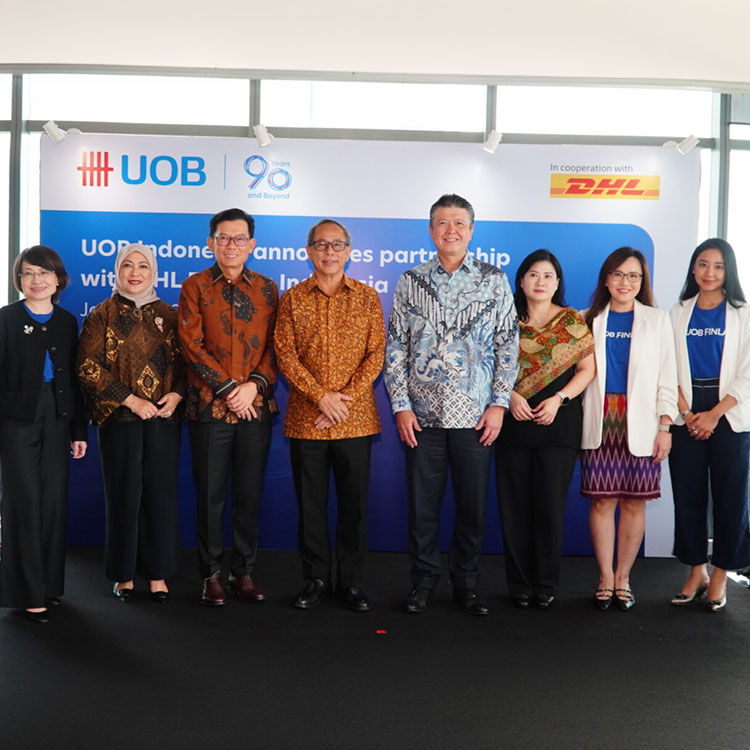 Uob Finlab Regional Indonesia Dhl Express Go Green Plus - Indonesia